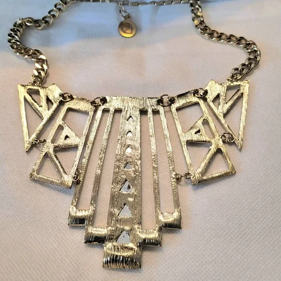 7 Charming Sisters Statement Necklace Gold-Tone Crystal - Picture 10 of 11